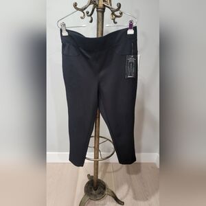 AVENUE Cropped Pants